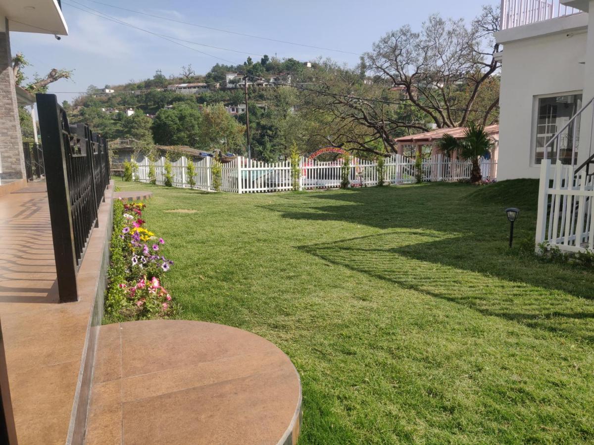 The Periwinkle Homestay Bhimtal Luaran gambar